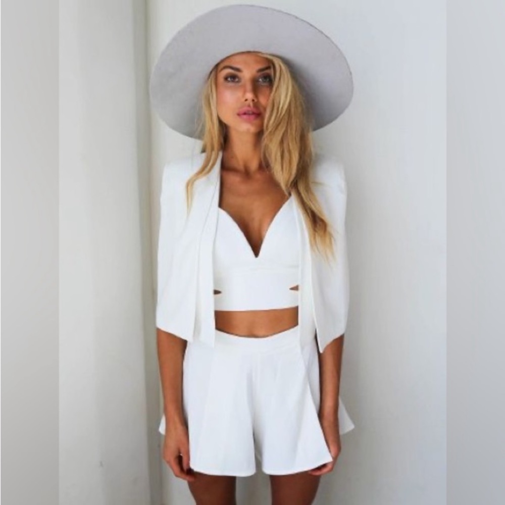 NEW Tiger Mist Crisp White Cut Out Strappy Crop Top Bralette *RARE*